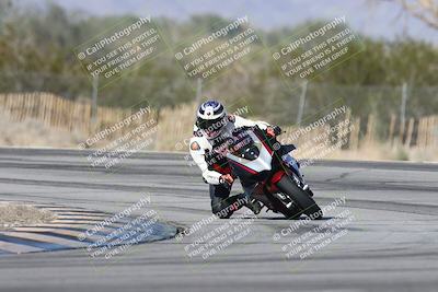 media/Dec-01-2025-Moto Forza (Mon) [[2daa91e15f]]/1-Advanced Group/Session 3 (Turn 3)/